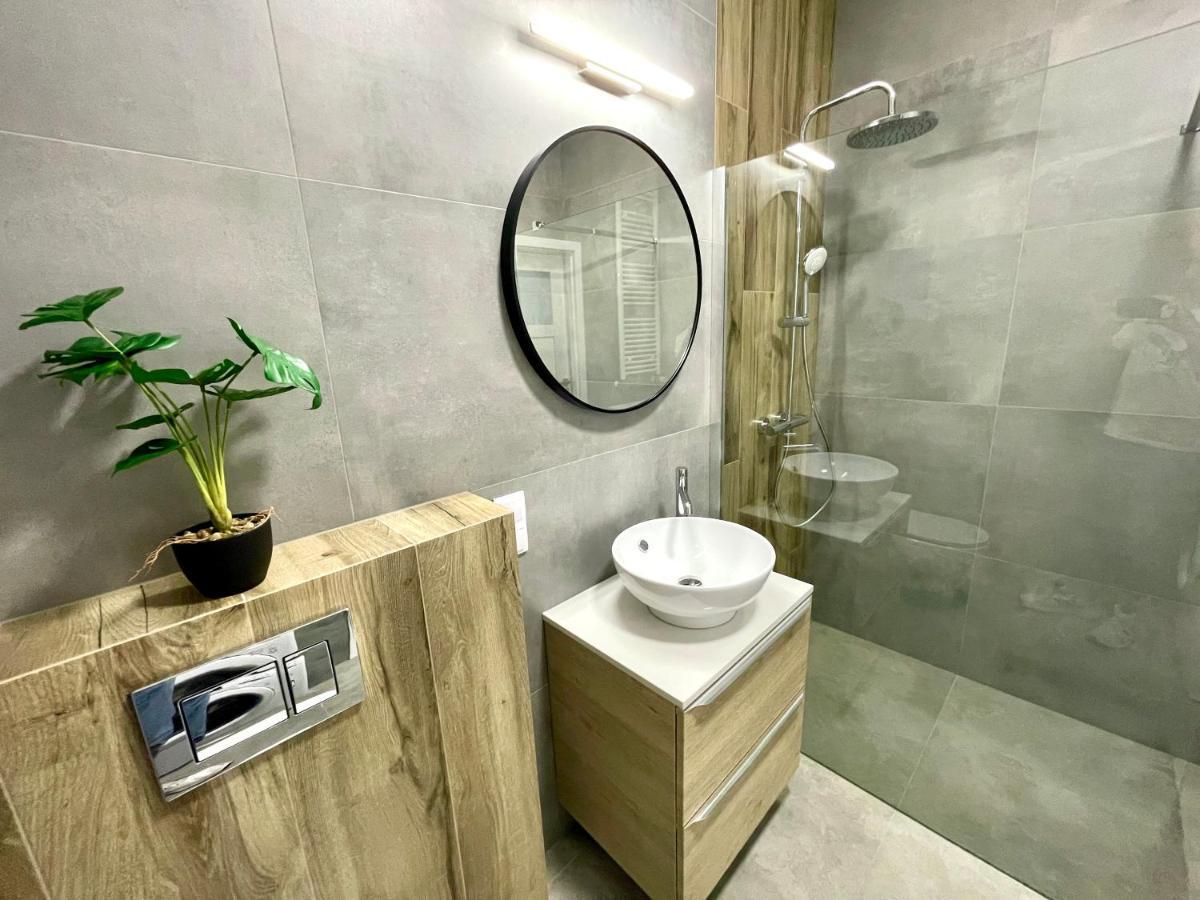 Modern Green Apartment Krakow Ngoại thất bức ảnh